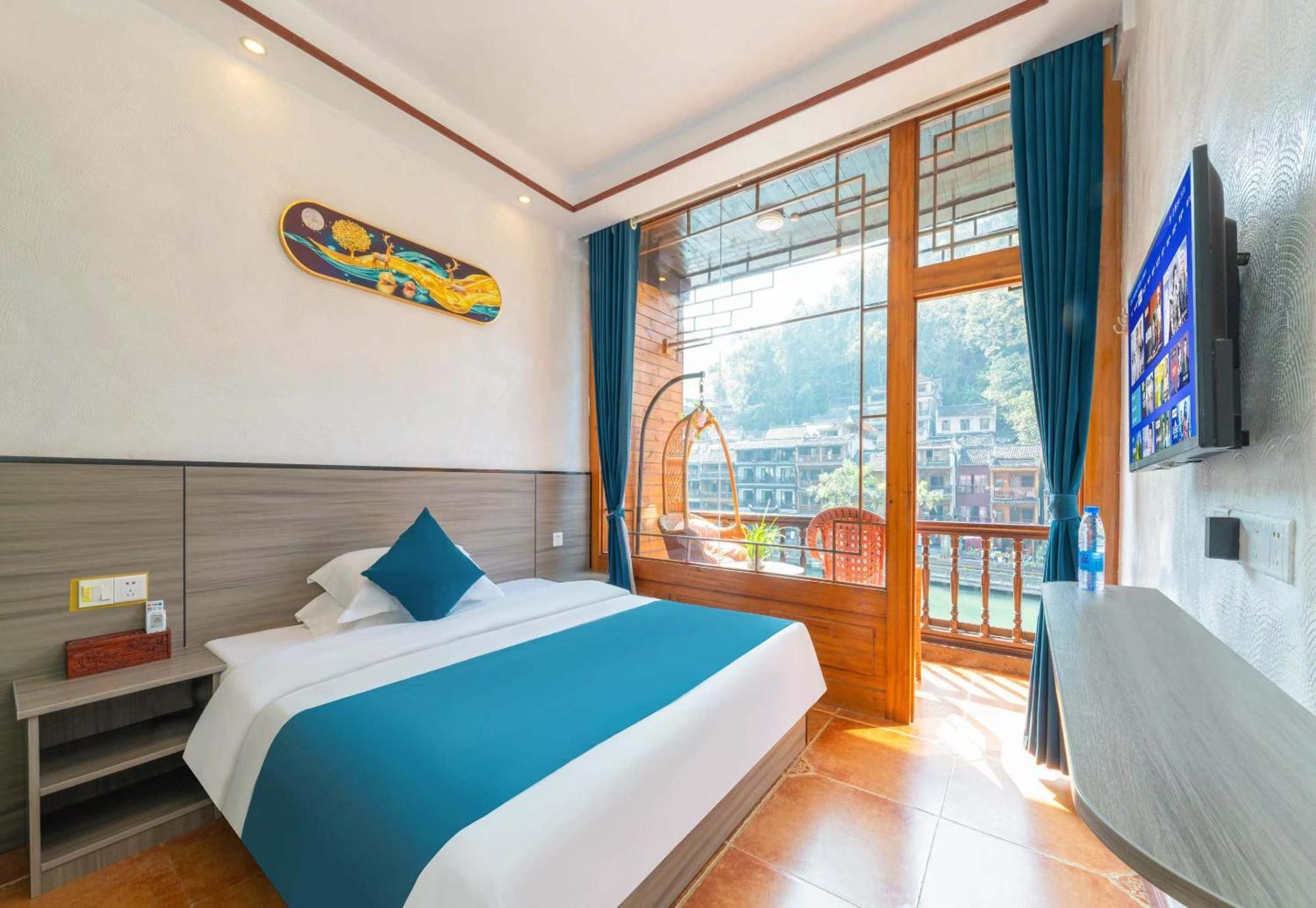Fenghuang Memory Linjiang Inn Extérieur photo