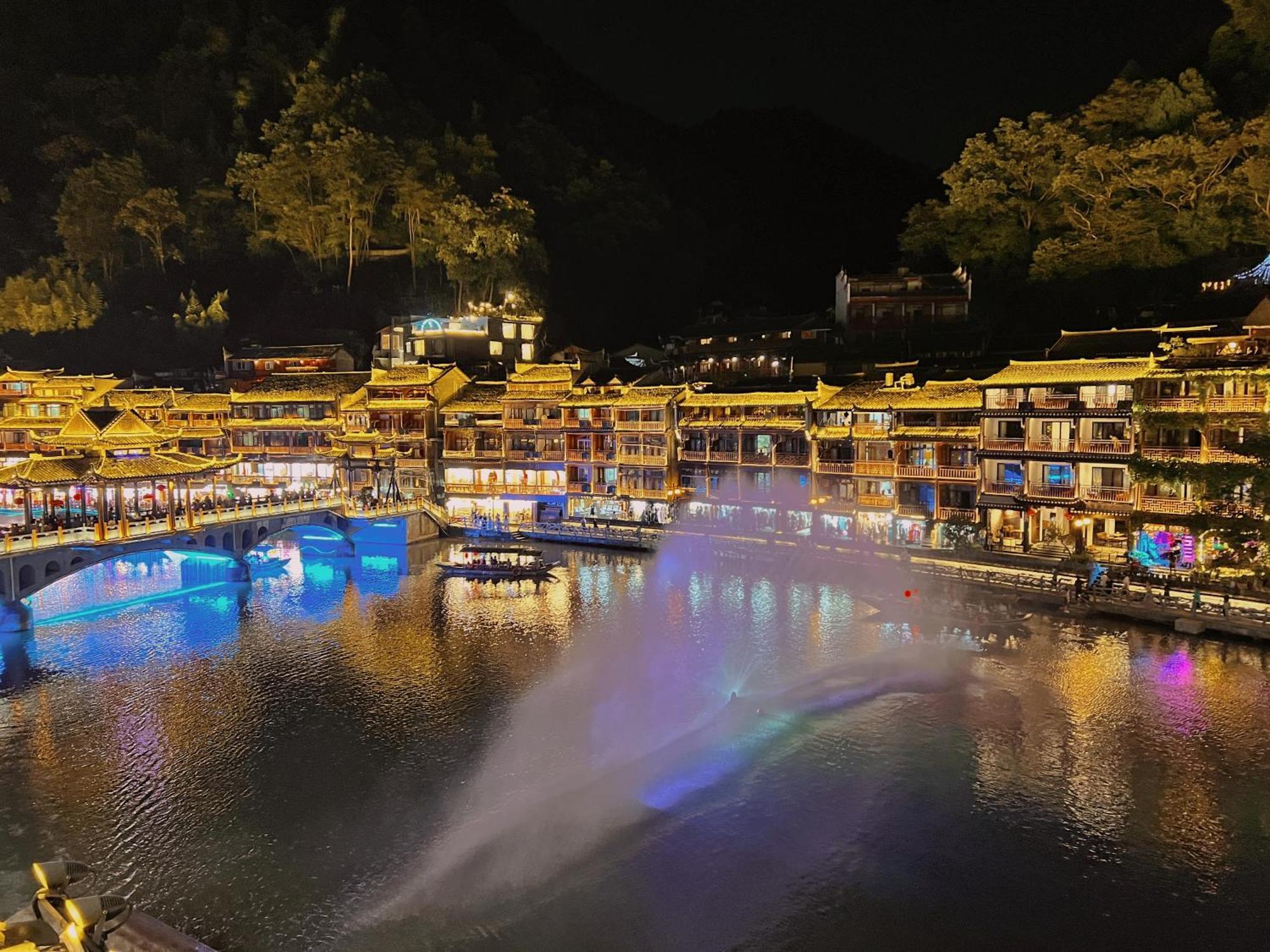 Fenghuang Memory Linjiang Inn Extérieur photo