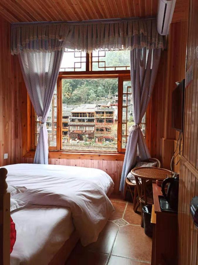 Fenghuang Memory Linjiang Inn Extérieur photo