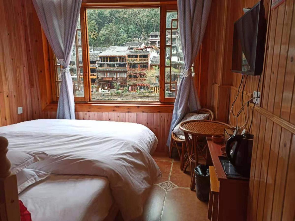 Fenghuang Memory Linjiang Inn Extérieur photo